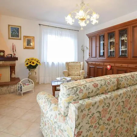 Ferienhaus Lovely In Capezzano With Kitchen *
