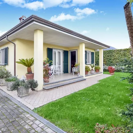 Lovely In Capezzano With Kitchen *