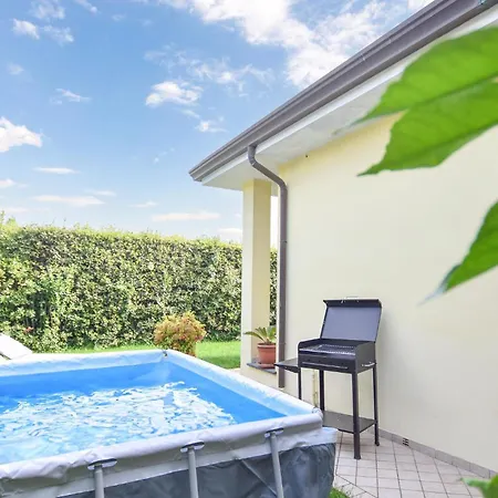 Lovely In Capezzano With Kitchen Casa vacanze